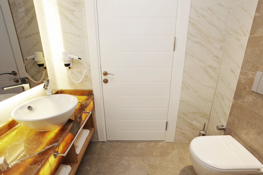 Kleopatra Suit Adult Only (133km Away From Antalya)