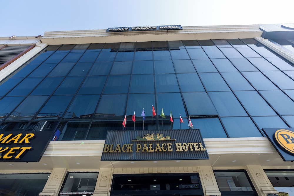 Black Palace Hotel(25Km Away From Istanbul)