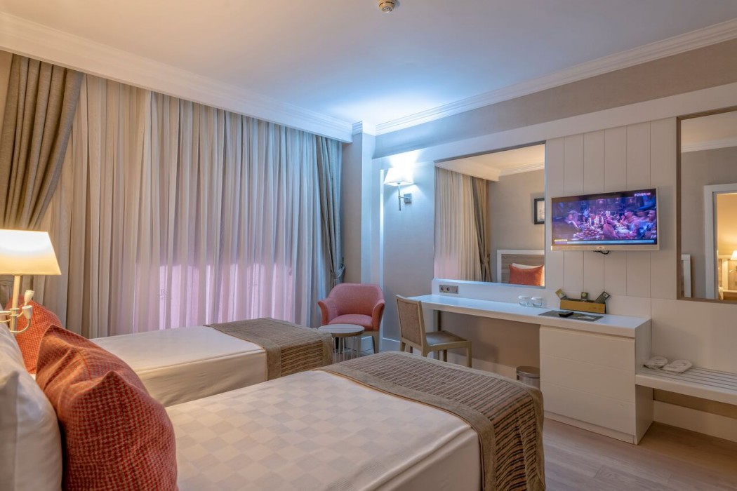 Port River Hotel All Inclusive (78Km Away From Antalya)