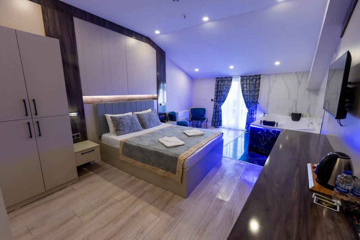 Meros Hotel