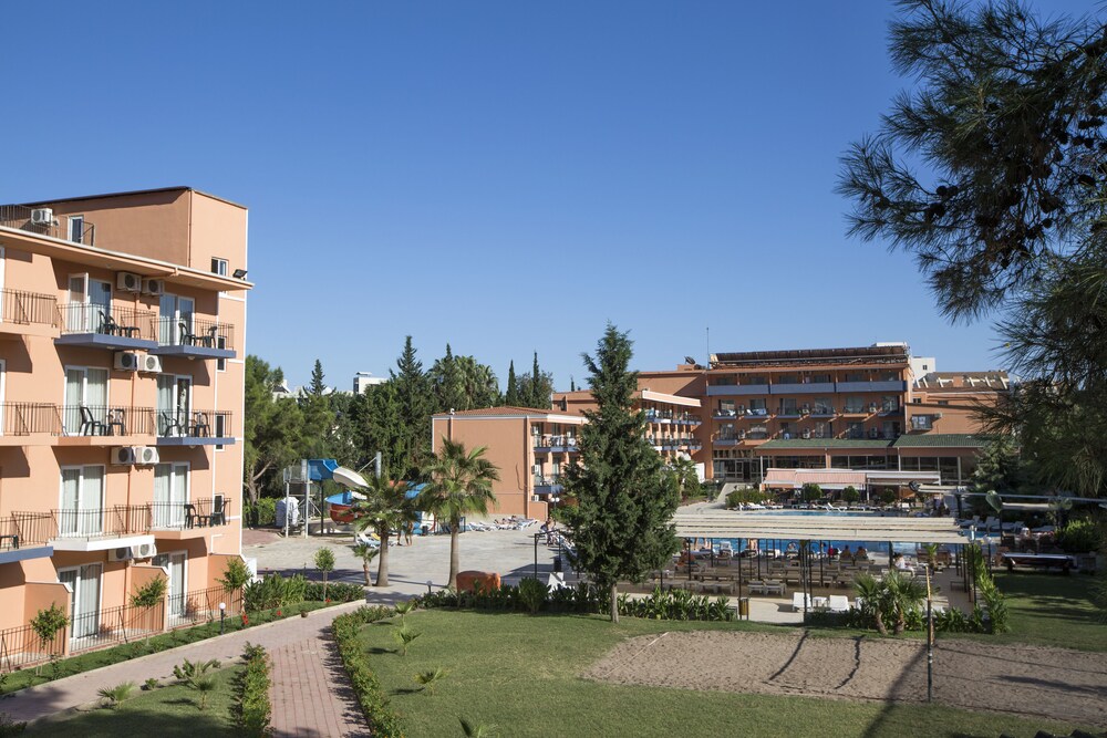 Larissa Vista Hotel (also Known As Larissa Vista Hotel)