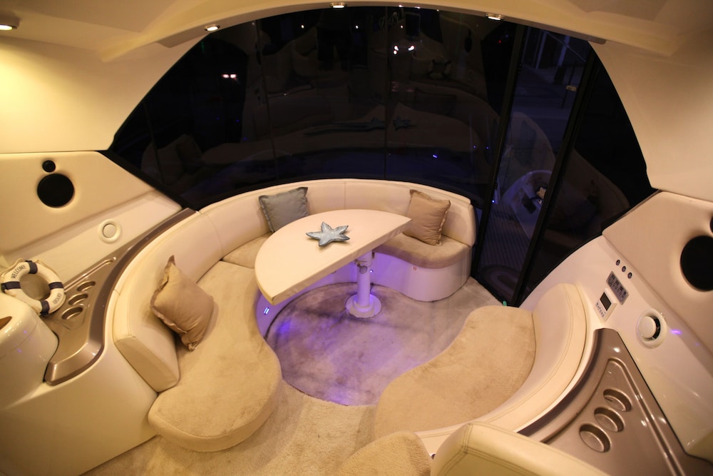 Ekimbey Yatch Hotel