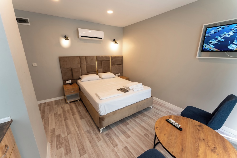 Lacasa Royal Hotel