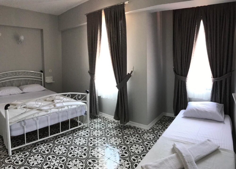 Tenes Garden Otel