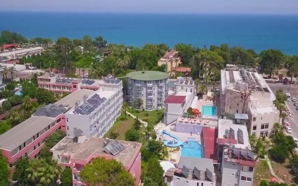 Rios Latte Beach Hotel (27Km Away From Antalya)