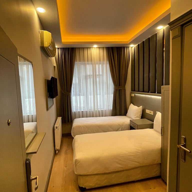 Crowned Plus Hotel
