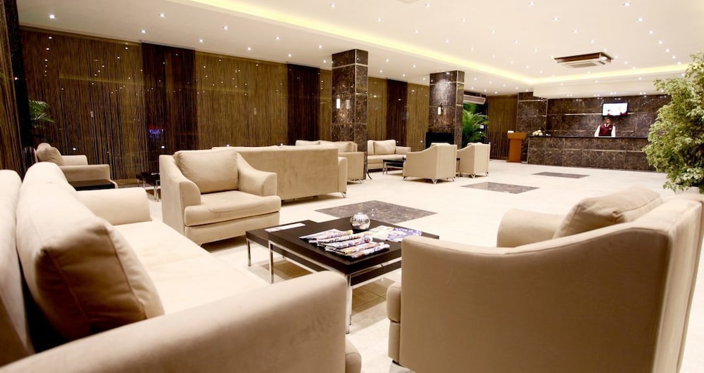 Pietra Hotel