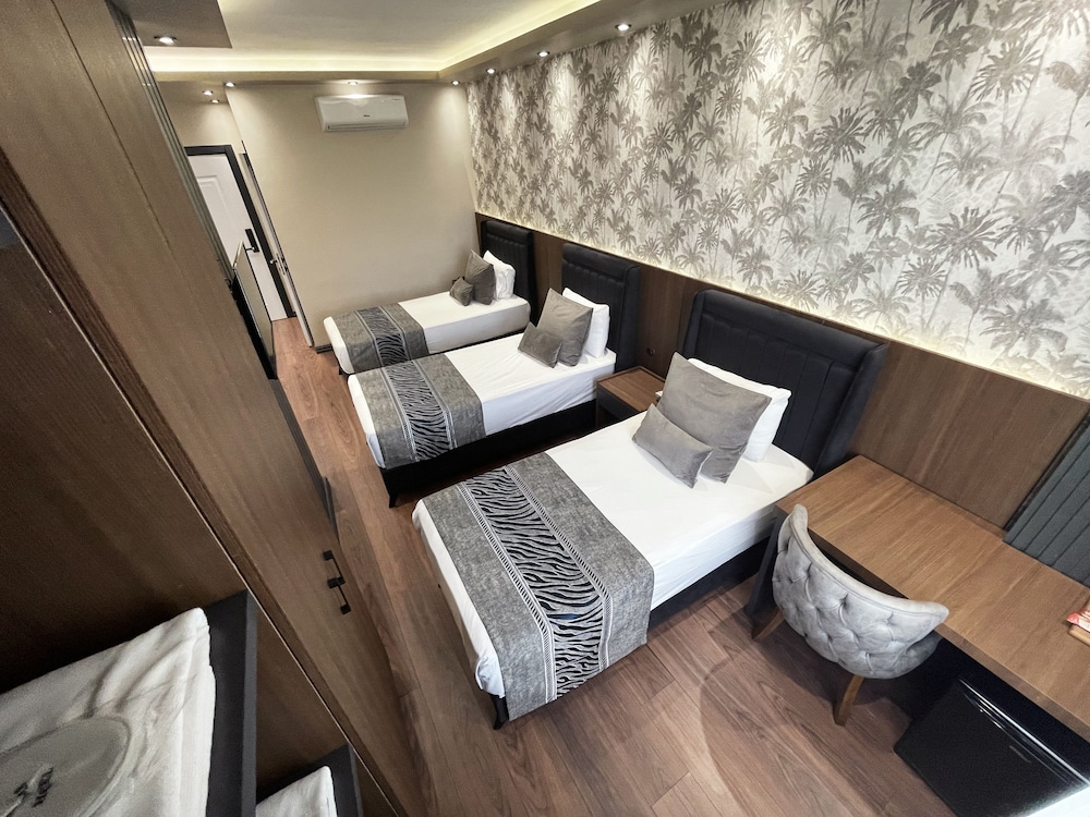 Grand Uskudar Hotel