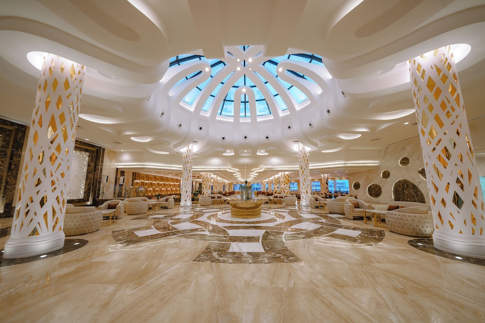 Sirena Beach Resort And Spa