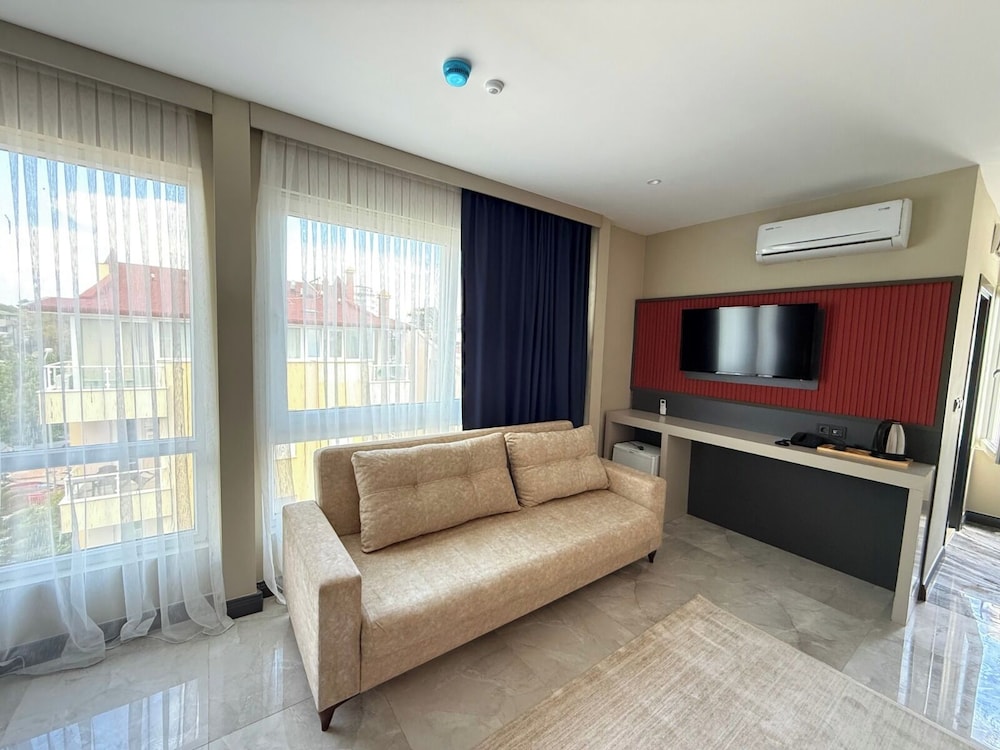 Sky Luxe Hotel Konyaalti