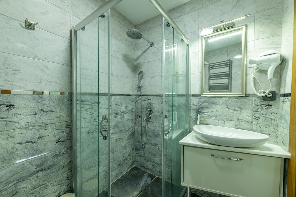New Galata Hotels (also Known As New Galata Grace)