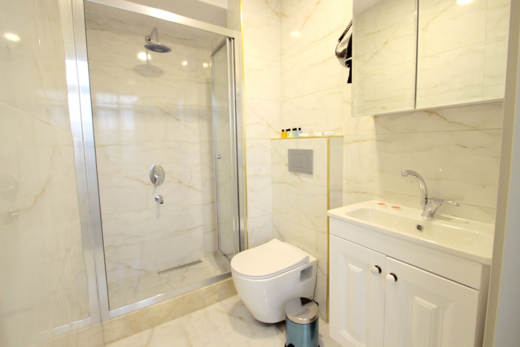 Guler Palas Hotel (also Known As Rose Pension)(5km Away From Istanbul Center)