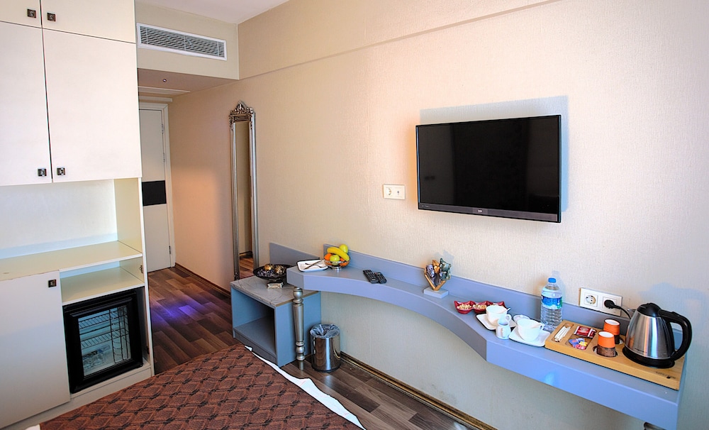 Hotel Adamel City