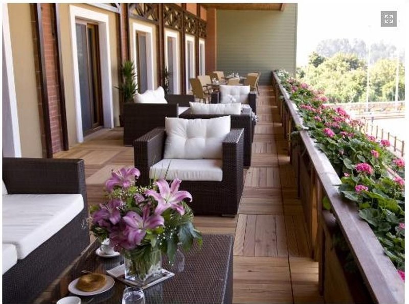 Padok Premium Hotel And Stables