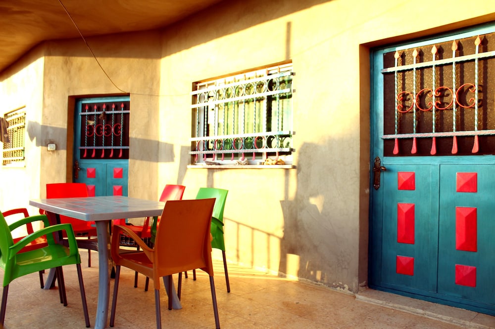 Bedouin Pink Ecohouse (no Front Desk For Check In Please Contact The Property At Least 5 Days In Advance)