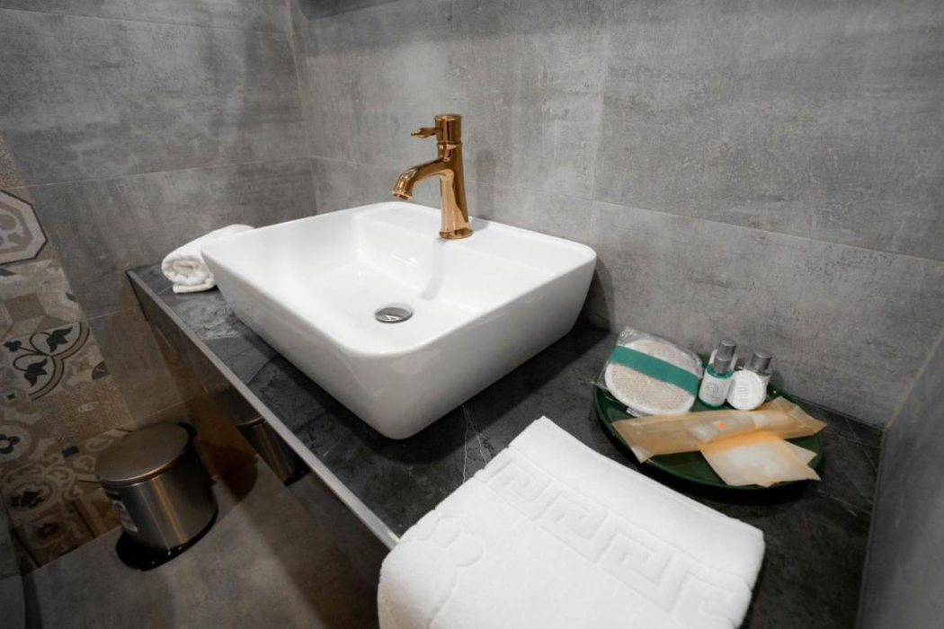 Homey Airport Hotel (36 Km Away From Istanbul)