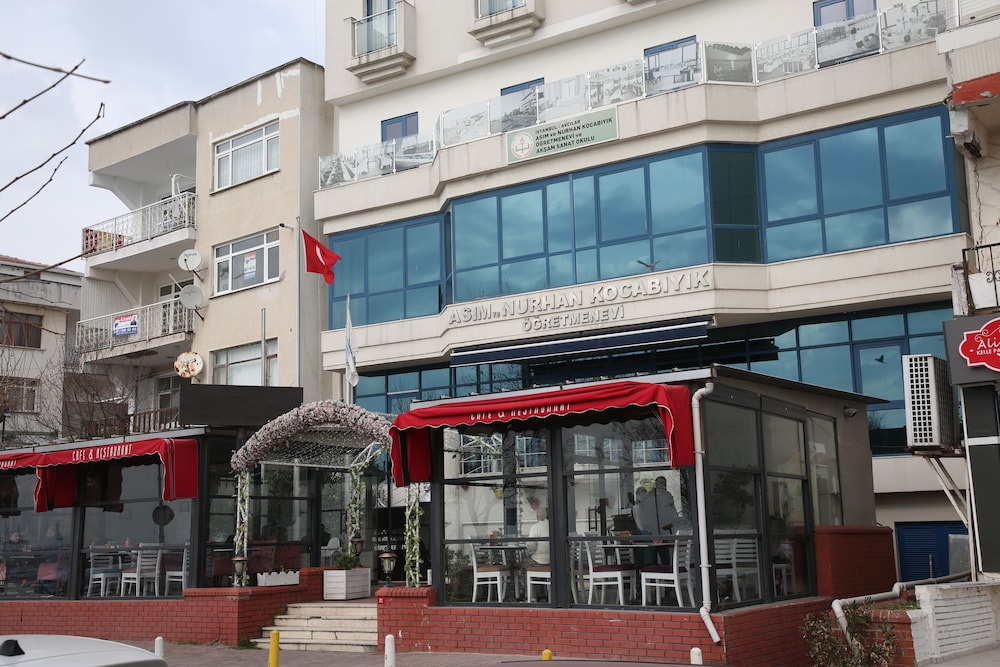 Asim Ve Nurhan Kocabiyik Ogretmenevi (32km Away From Istanbul)