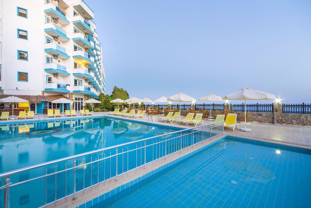 Club Sun Paradise Hotel(20km Away From Alanya)