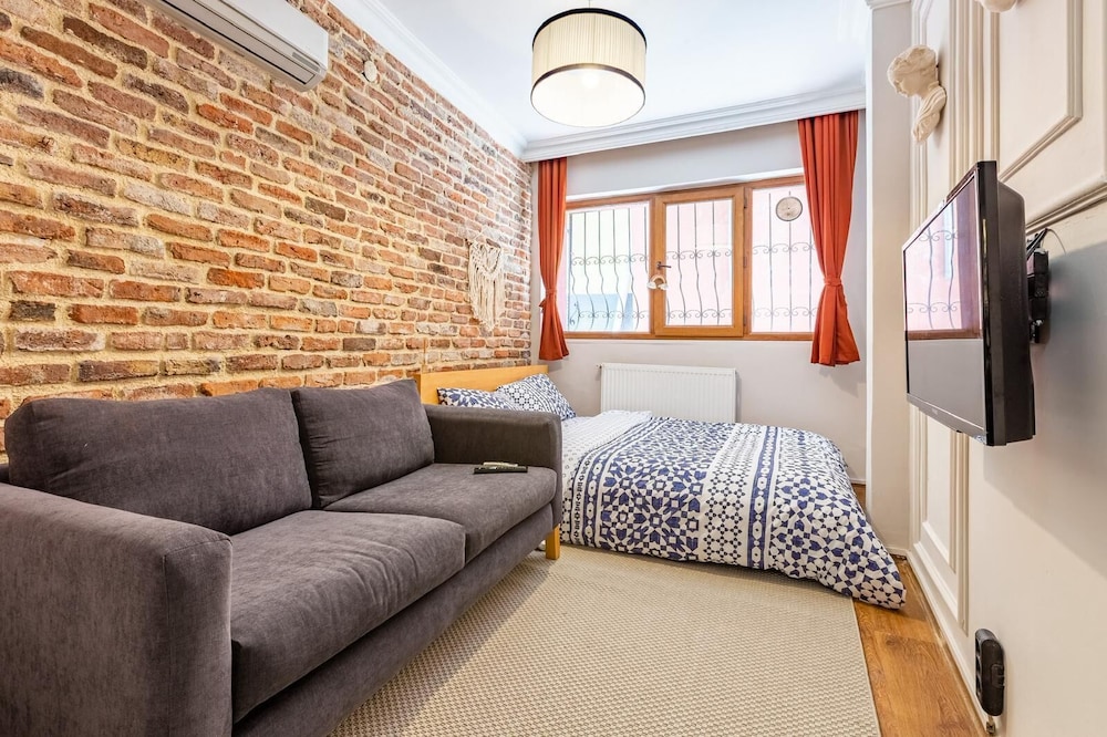 Galata Five Apartment