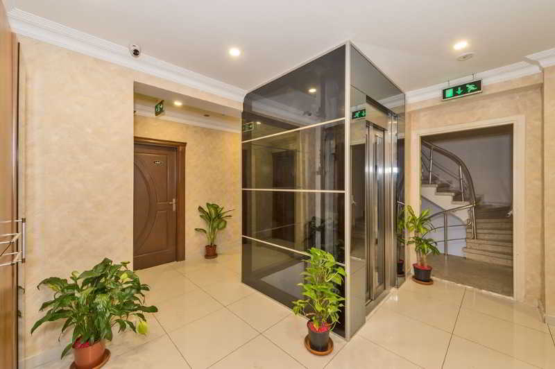 Raimond Hotel