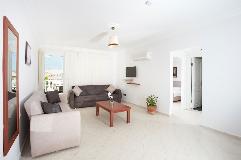 Moneba Suite Hotel