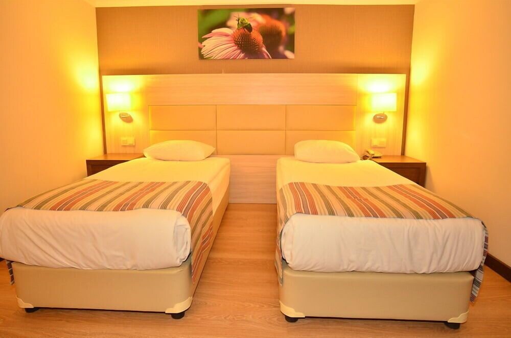 Side Center Hotel (71Km Away From Antalya)