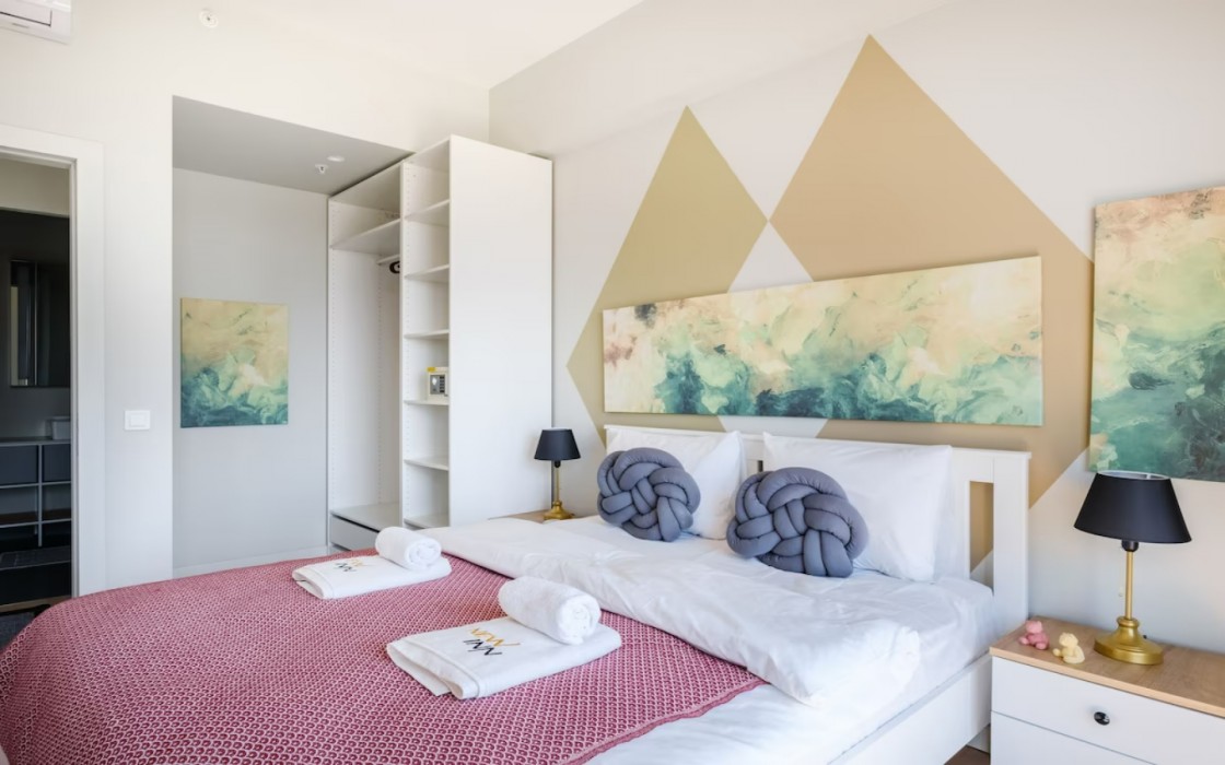 Roya Nova Residence By Newinn