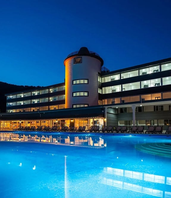 Zeyda Kemer Hotel (50Km Away From Antalya)