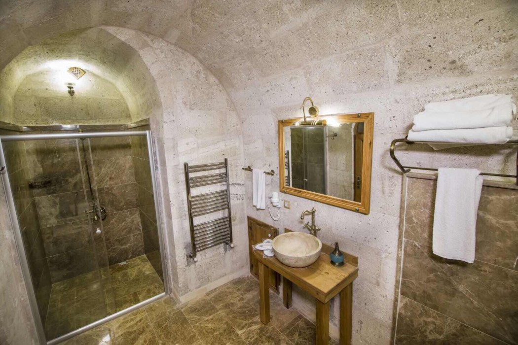 Caldera Hotel (Also Known As Caldera Cave Hotel)