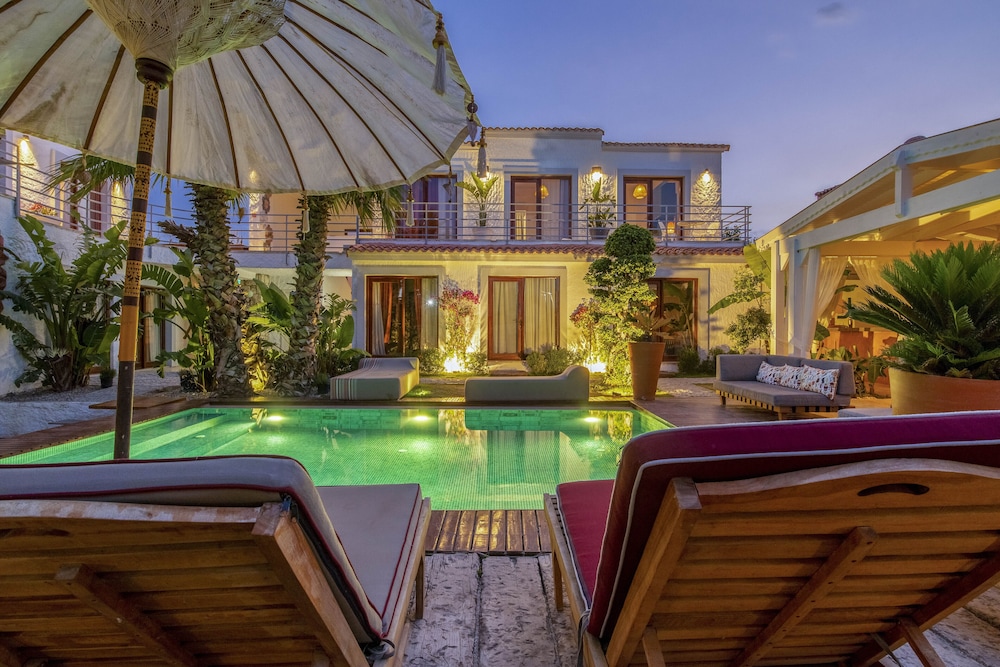 777 Alacati (plus 16 Adult Only)