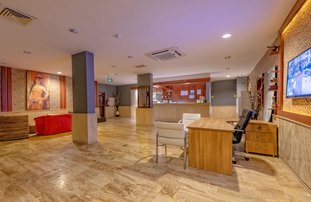 Meryan Hotel Ultra All Inclusive(98Km Away From Antalya)