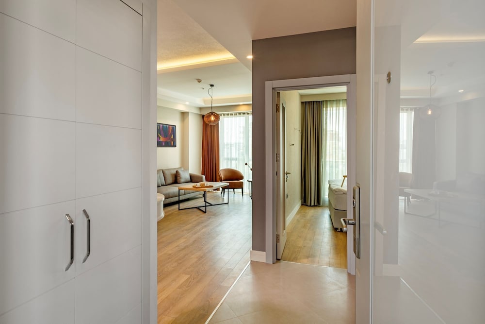 Sirius Town Residence And Spa (20Km Away From Antalya)