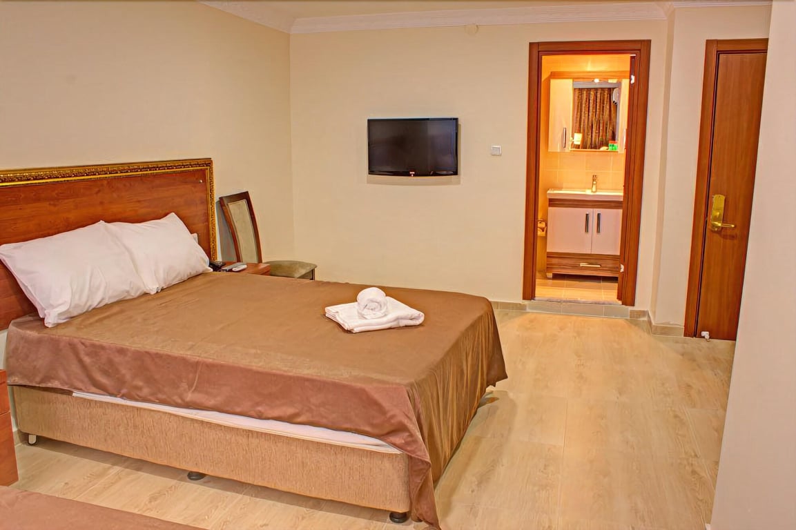 Hotel Real Life