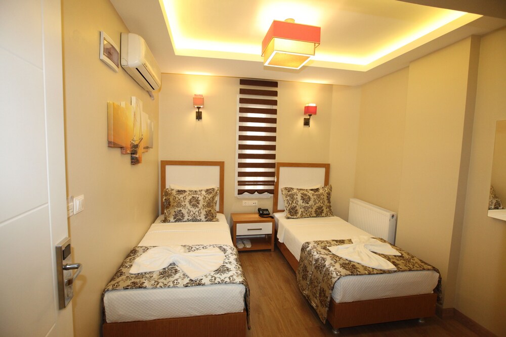 Emir Butik Otel (54 Km Away From Istanbul)