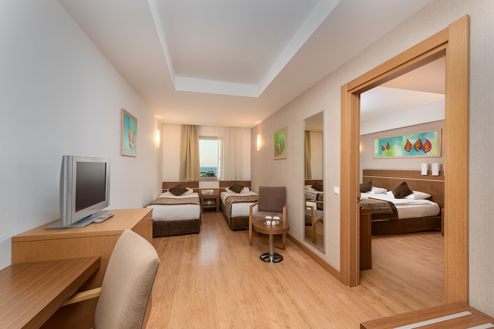Sunis Kumkoy Beach Resort Hotel And Spa (6km Away From Antalya)(does Not Accept Men Only Bookings)