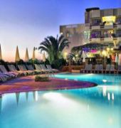 Carina Hotel (formerly Carina Studios)
