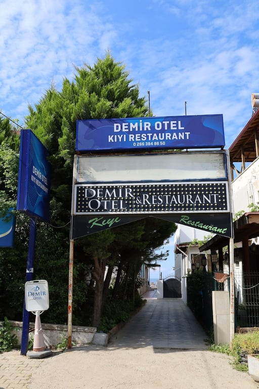 Demir Hotel Restaurant