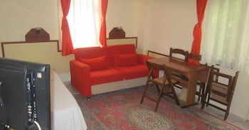 Red Rose Hotel