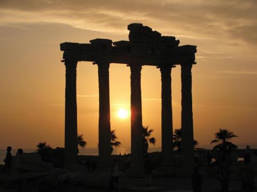 Beach House Hotel (75km Away From Antalya)
