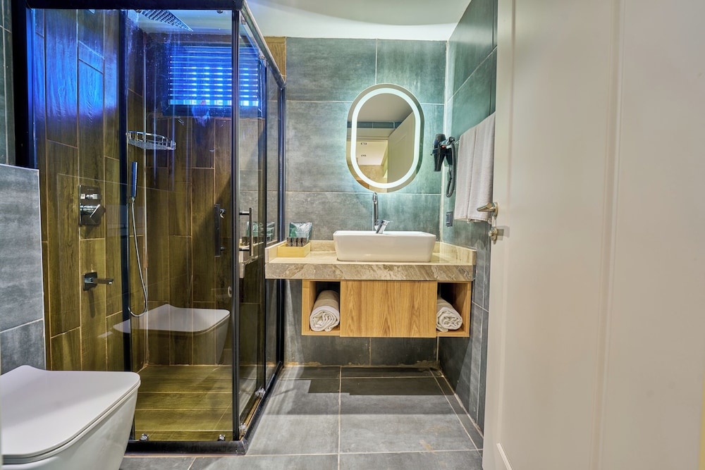 Der Inn Hotel Lara