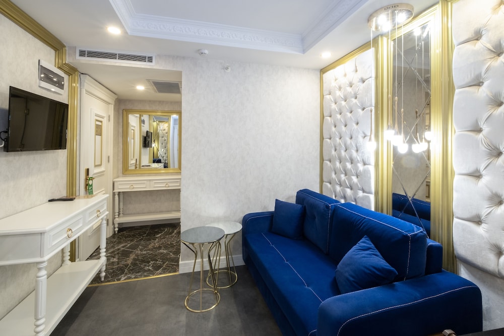 Les Lion Luxury Hotel(also Known As Les Lion Luxury Spa)