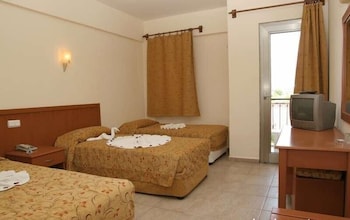 Seker Resort Hotel(50km Away From Antalya)
