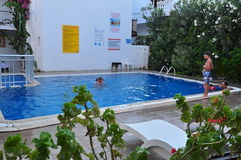 Manuela Hotel