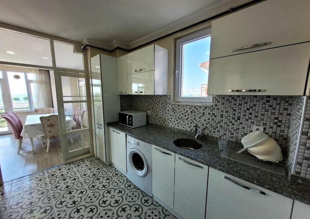 Masif House (no Front Desk)
