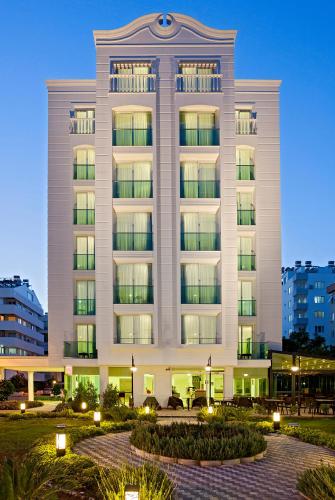 The Room Hotel And Apartments