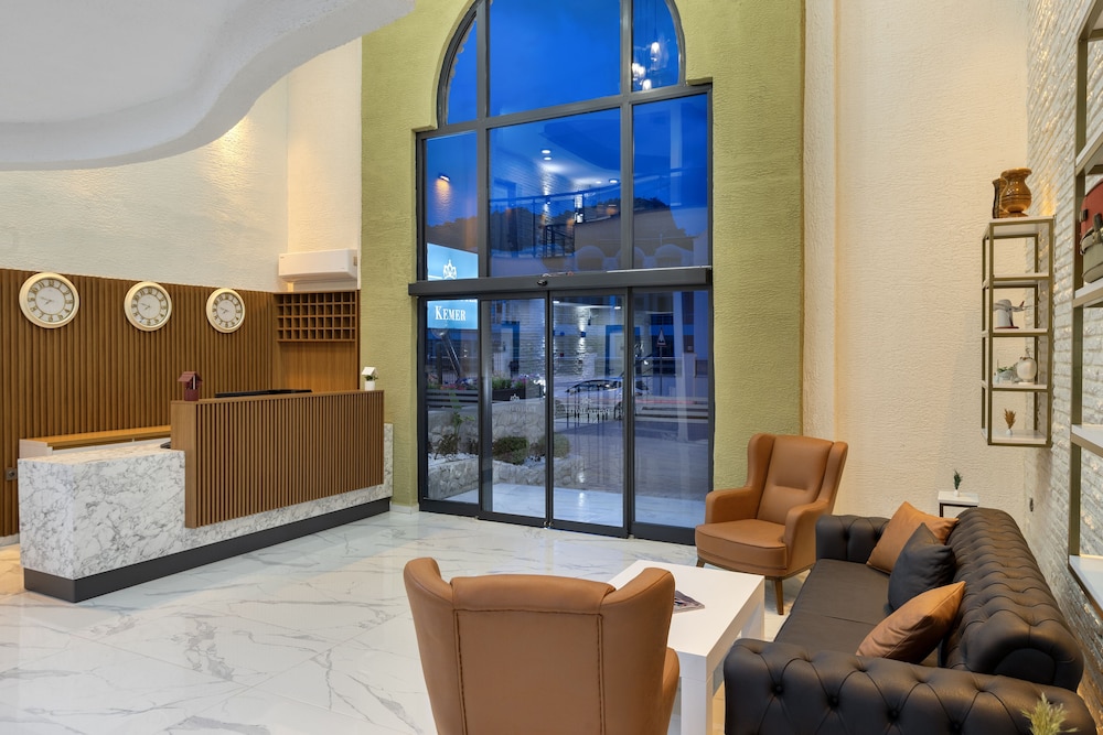 Perlo Hotel Kemer (81km Away From Antalya)