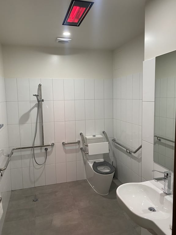 Sovereign Park Motor Inn (limited Hour Front Desk)