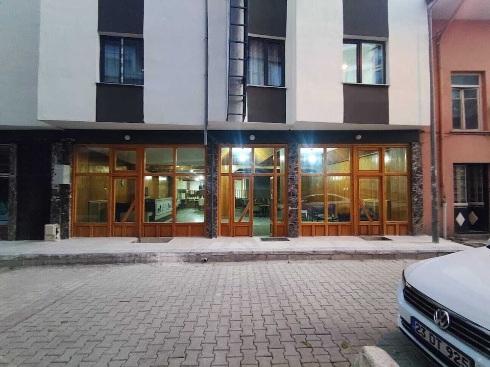 Elazig Fatih Pansiyon (The Front Desk Is Open Daily From 8:30 Am 5:00 Pm)
