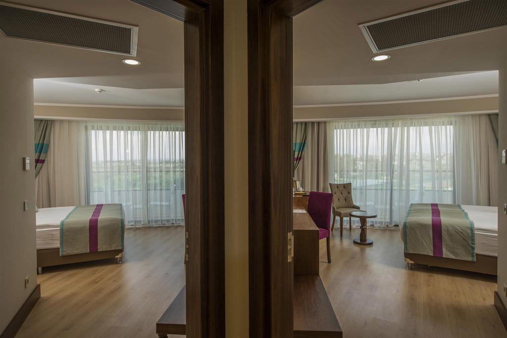 Dream World Aqua Hotel All Inclusive (66Km Away From Antalya)