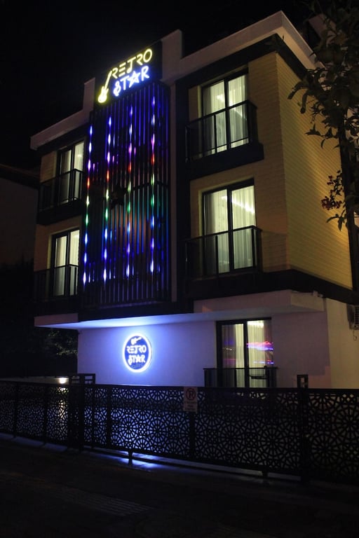 Retro Star Suites